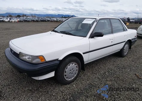 1990 Toyota Camry Dlx z USA, uszkodzony, nr VIN 4T1SV21EXLU247471